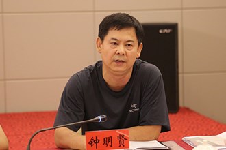 市國土資源局總工程師鐘明賢解答測繪地理業(yè)務知識