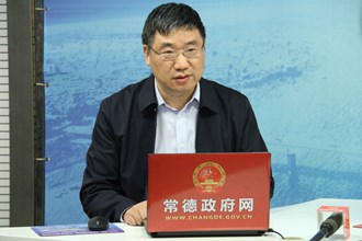 加強(qiáng)小作坊、小餐飲、小攤販?zhǔn)称钒踩O(jiān)管