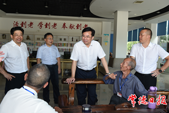 鄒文輝在武陵、鼎城及常德高新區(qū)調(diào)研時(shí)指出：堅(jiān)持精明增長(zhǎng) 聚焦產(chǎn)業(yè)發(fā)展 建設(shè)宜居城市