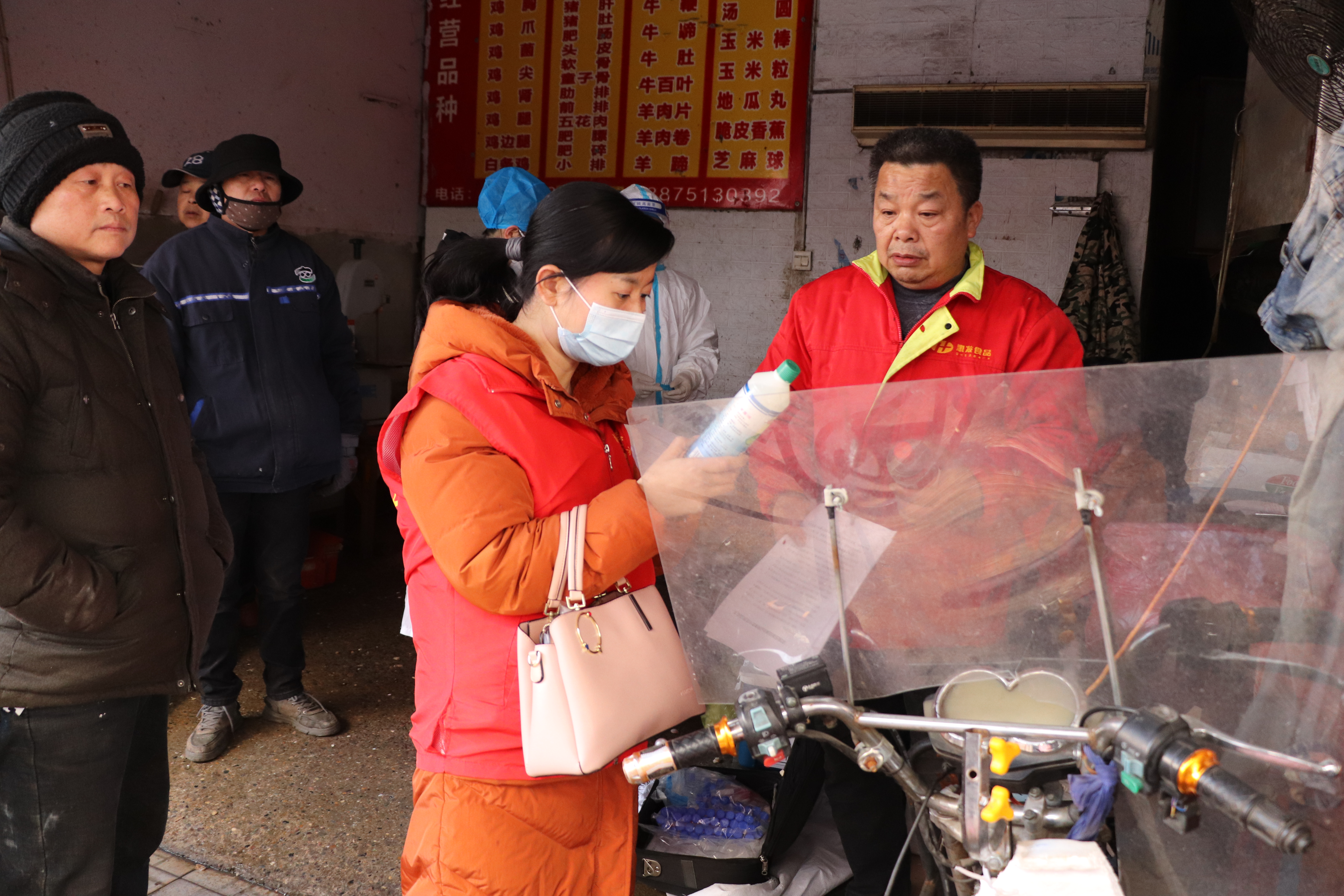 白馬湖街道重慶丈夫支持常德妻子工作.jpg