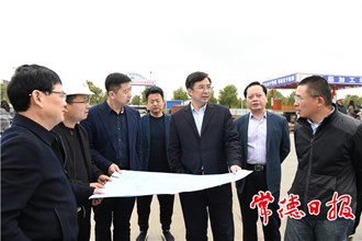 鄒文輝調(diào)研武陵酒、德山酒業(yè)及常德釀酒產(chǎn)業(yè)鏈發(fā)展時(shí)要求：搶抓機(jī)遇 協(xié)同發(fā)展 做大做強(qiáng)做優(yōu)常德白酒品牌