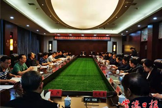 社會(huì)各界代表座談?wù)?duì)伍查糾整改意見
