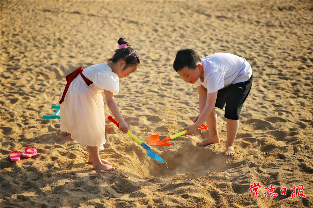 李浩洲-五一的柳湖沙灘-5-3.jpg