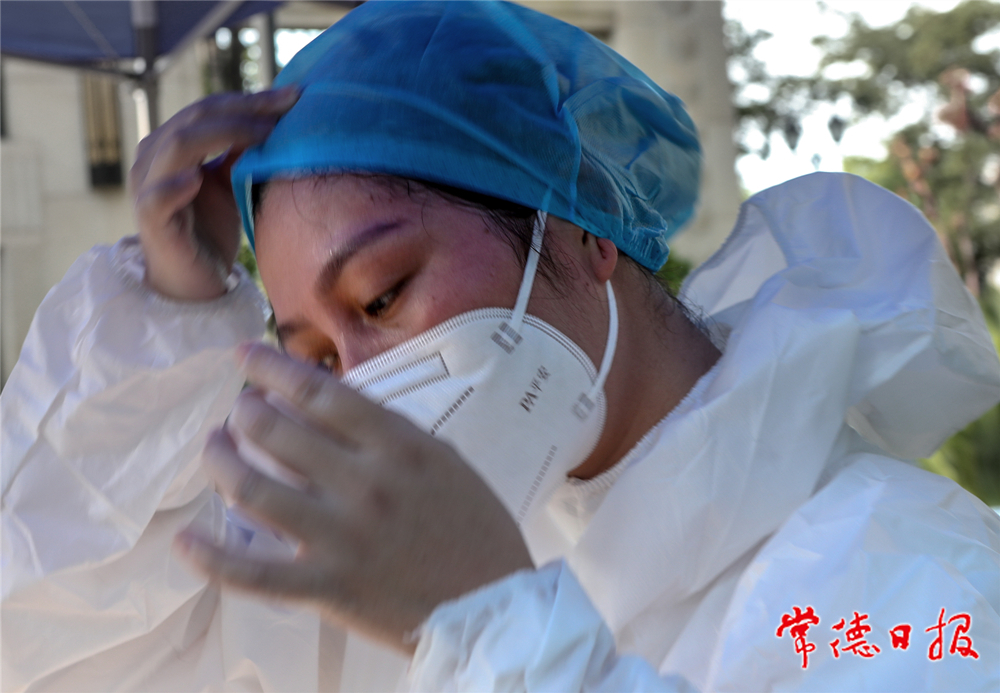 08：印葛生-誰是最可愛的人？為奮戰(zhàn)在抗疫第一線的白衣天使點贊-5-4_副本.jpg