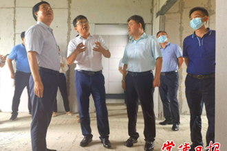 市領(lǐng)導(dǎo)在現(xiàn)場會(huì)上指出：轉(zhuǎn)變觀念 全力推進(jìn)裝配式建筑建設(shè)工作