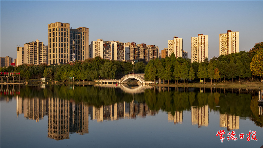 高長慈-夕陽映在白馬湖上-1.jpg