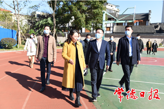 市領(lǐng)導(dǎo)調(diào)研市城區(qū)在建學(xué)校項(xiàng)目