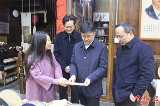 市領(lǐng)導(dǎo)調(diào)研文化企業(yè)節(jié)后復(fù)工復(fù)產(chǎn)情況時強調(diào) 讓人民群眾享受更高質(zhì)量的文化服務(wù)