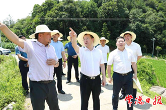 周振宇前往澧縣萬家崗村督導(dǎo)鞏固脫貧成果“大走訪”活動強調(diào)　發(fā)動群眾參與家鄉(xiāng)建設(shè)和發(fā)展