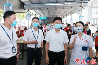 曹志強(qiáng)調(diào)研疫情防控和衛(wèi)健工作時(shí)強(qiáng)調(diào)：常態(tài)長(zhǎng)效抓好疫情防控 用心用情維護(hù)人民健康