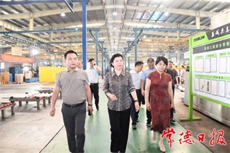 市領(lǐng)導(dǎo)以普通代表身份參加代表小組活動時強調(diào) 發(fā)揮人大監(jiān)督作用 持續(xù)優(yōu)化營商環(huán)境