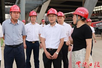 曹志強(qiáng)調(diào)研常德高鐵站房建設(shè)并慰問鐵路建設(shè)單位