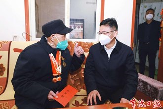 曹志強(qiáng)開展春節(jié)前走訪慰問活動 把黨和政府的溫暖關(guān)懷送到群眾心坎里