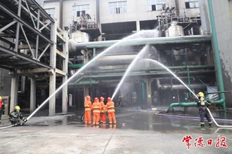 常德消防開展煤化工企業(yè)滅火救援聯(lián)合演練