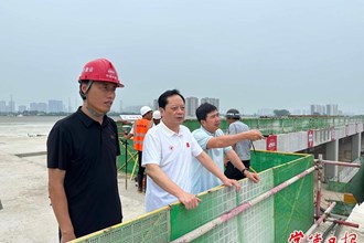 市領(lǐng)導(dǎo)調(diào)度常德火車站北站房項目建設(shè)