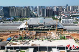 【攝影報道】戰(zhàn)高溫，斗酷暑！常德火車站二期工程建設如火如荼