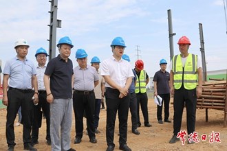 市領(lǐng)導(dǎo)到聯(lián)點(diǎn)企業(yè)開(kāi)展“三送三解三優(yōu)”活動(dòng)并督導(dǎo)檢查安全生產(chǎn)工作時(shí)指出：全力支持重大產(chǎn)業(yè)項(xiàng)目順利推進(jìn)