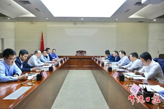 周振宇會見中聯重科董事長詹純新一行
