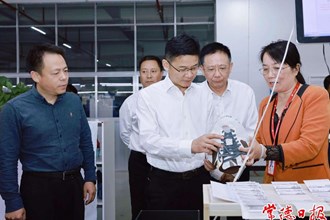 曹志強(qiáng)在桃源縣調(diào)研縣域經(jīng)濟(jì)發(fā)展、開展巡河巡林