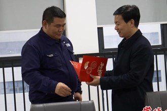 市領(lǐng)導(dǎo)走訪慰問專家及部分財(cái)經(jīng)委委員