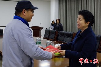 市領導走訪慰問高級技能人才