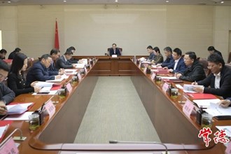 周振宇在市政府黨組（擴(kuò)大）會(huì)議上強(qiáng)調(diào)：以實(shí)干實(shí)績(jī)回報(bào)習(xí)近平總書記和黨中央的關(guān)心厚愛