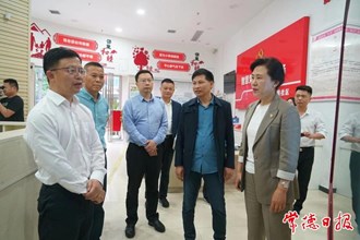 市領(lǐng)導(dǎo)開展人大代表進(jìn)站履職活動(dòng)