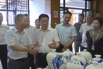 何寄華調(diào)研民盟常德市委會盟務(wù)工作