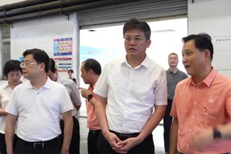 羅毅君在常德經(jīng)開區(qū)走訪調(diào)研