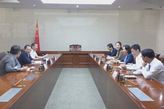 周振宇與黨外代表人士、民營企業(yè)家和商協(xié)會負(fù)責(zé)人聯(lián)誼交友