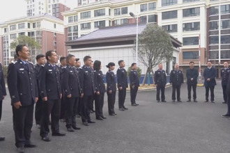 周振宇走訪慰問基層民警